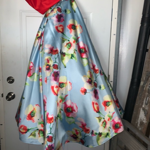 Two piece Floral prom dress - Picture 4 of 8